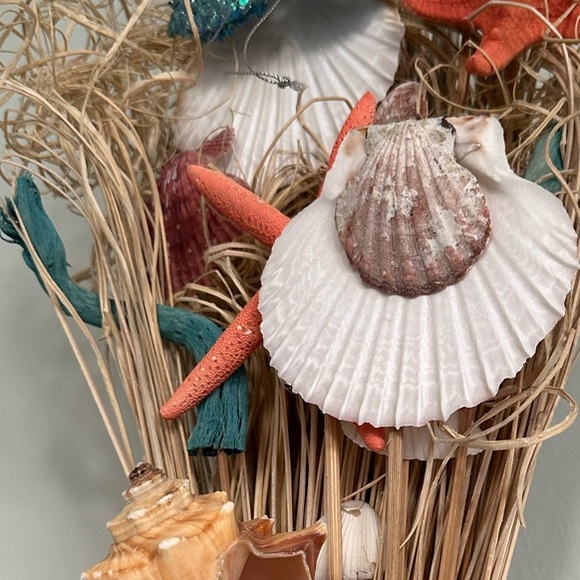 Seashell and Starfish Coastal Arrangement - Picture 12 of 12